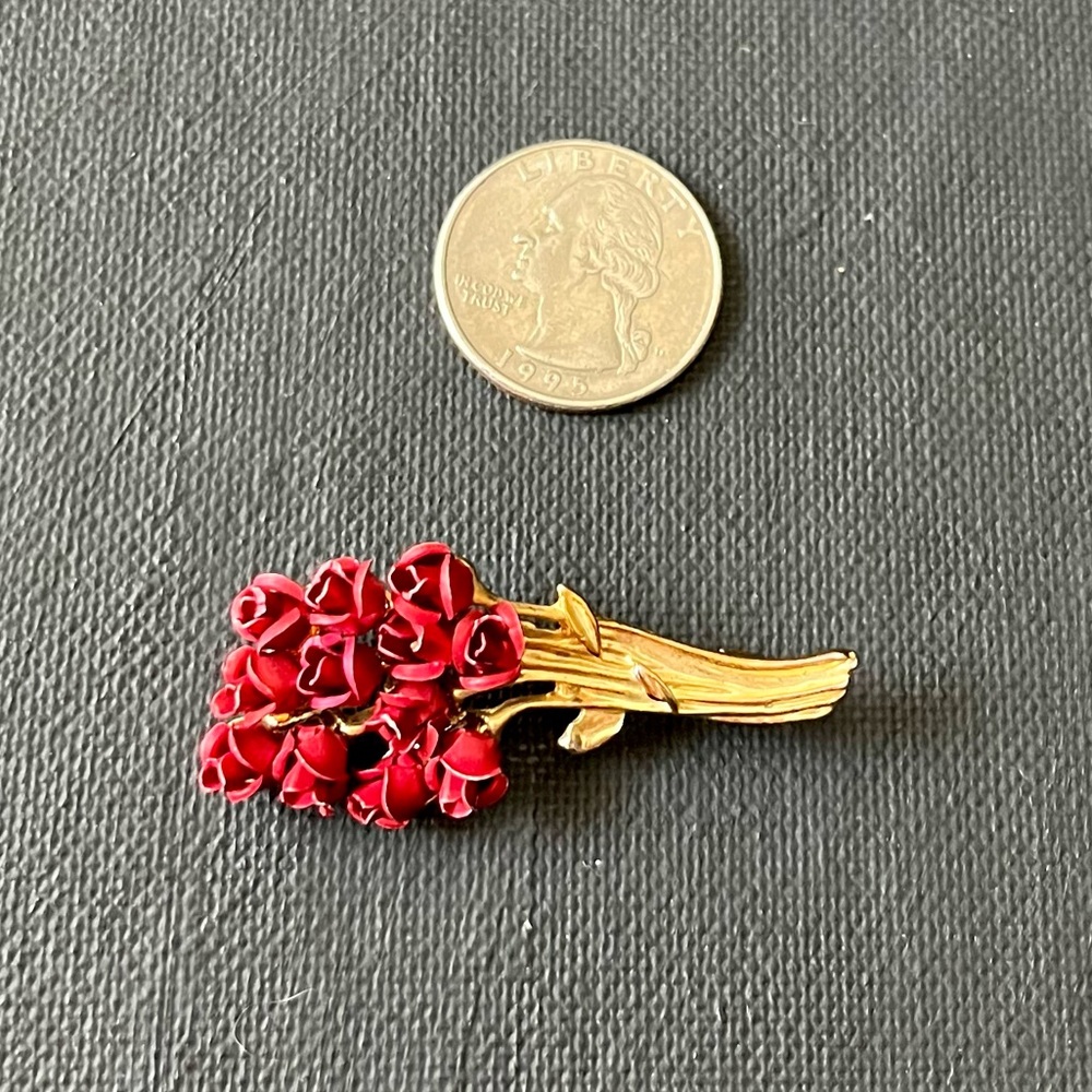 Vintage Dozen Roses Pin - Picture 6 of 8